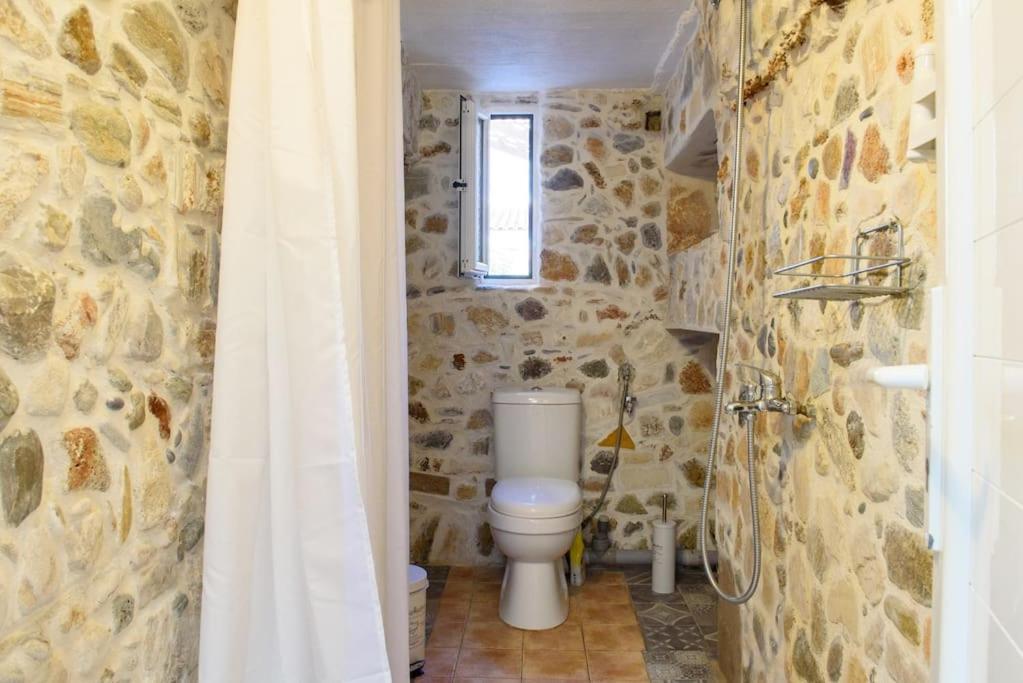 Lavrio Stone House 5 Min From The Centre/Port Apartman Kültér fotó